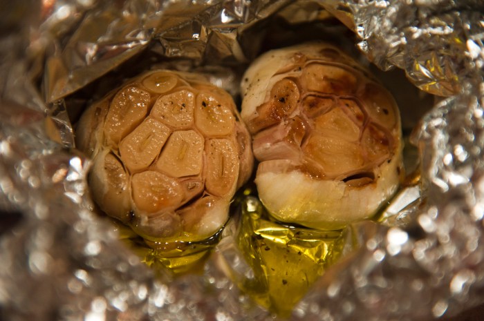 Roasted Garlic c Leslie Goddard
