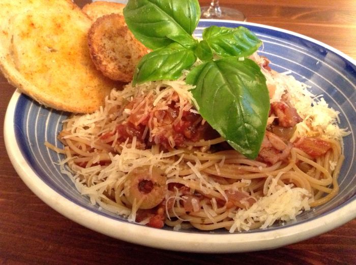 Pasta Puttanesca with Garlic Toasts