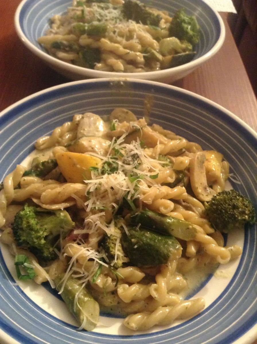 Creamy Pasta Pesto Primavera